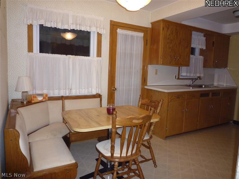 295 South Green Road Cleveland, OH 44121 - Photo 8 of 15