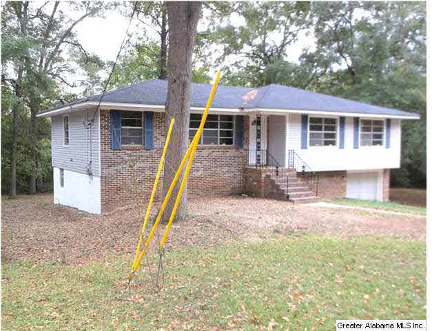 137 Greenridge Road Bessemer, AL 35023 - Photo 3 of 20