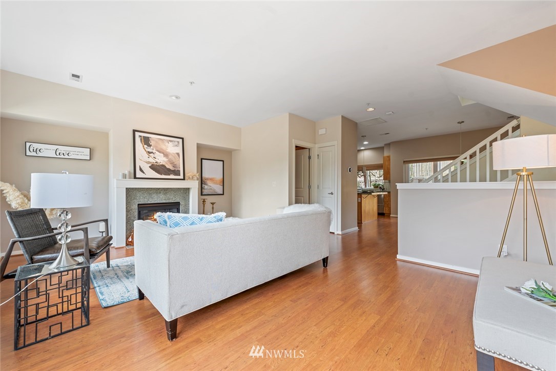 171 Cougar Ridge Road Northwest Issaquah, WA 98027 - Photo 3 of 25