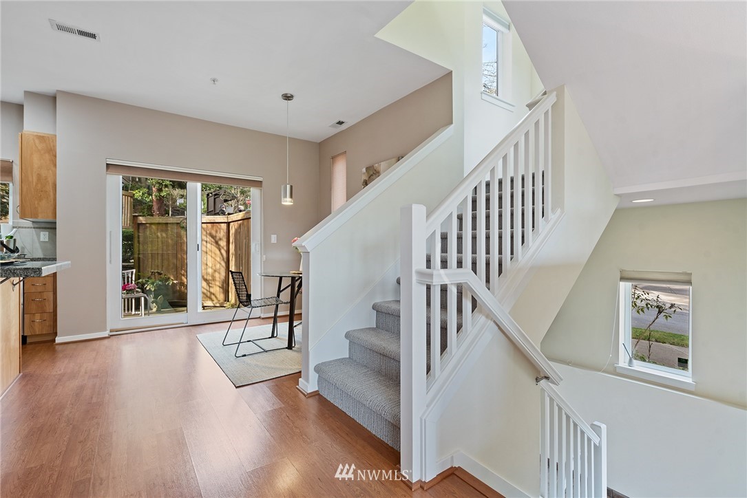 171 Cougar Ridge Road Northwest Issaquah, WA 98027 - Photo 5 of 25