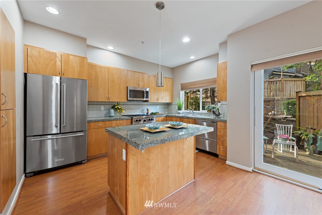 171 Cougar Ridge Road Northwest Issaquah, WA 98027 - Photo 8 of 25