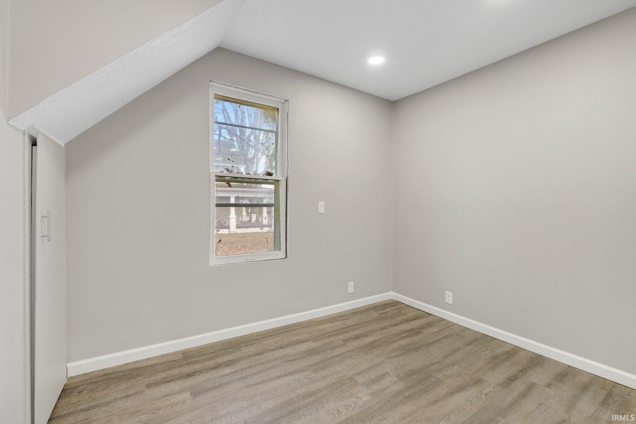 607 Riverside Avenue Fort Wayne, IN 46805 - Photo 12 of 33