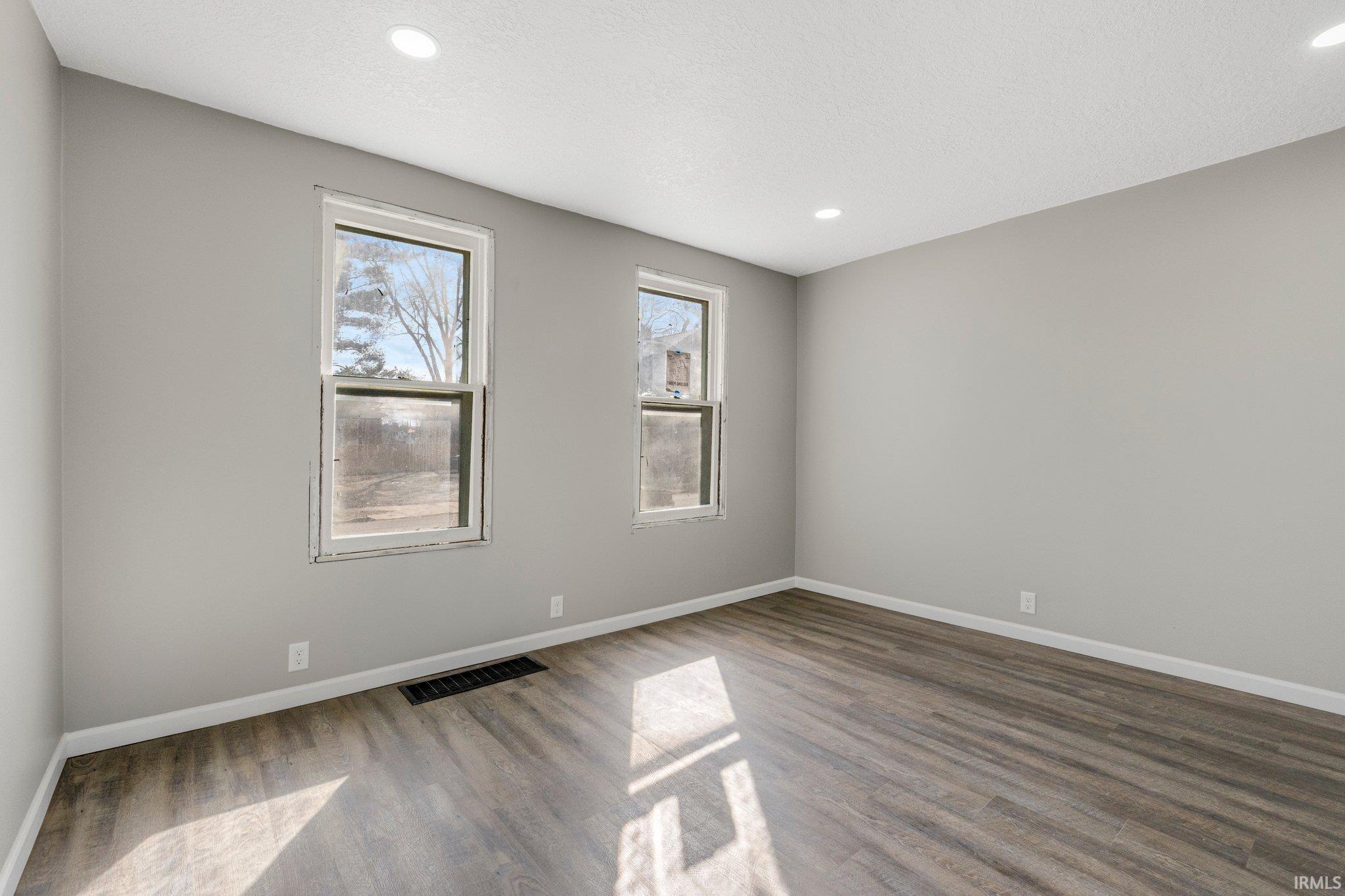 607 Riverside Avenue Fort Wayne, IN 46805 - Photo 15 of 33