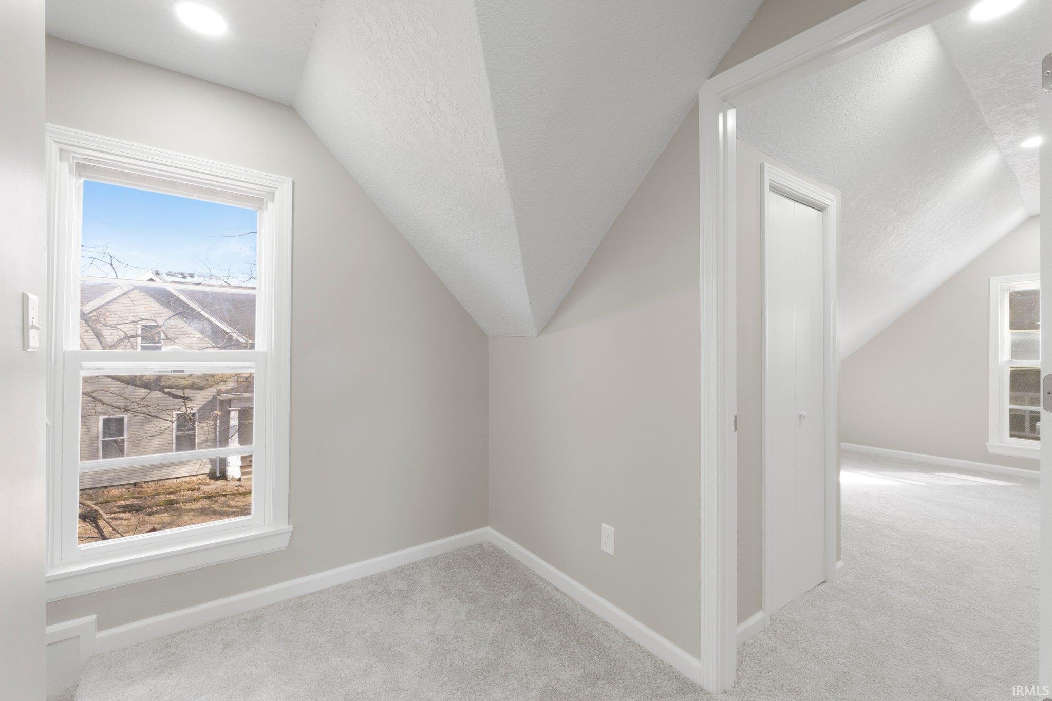 607 Riverside Avenue Fort Wayne, IN 46805 - Photo 24 of 33