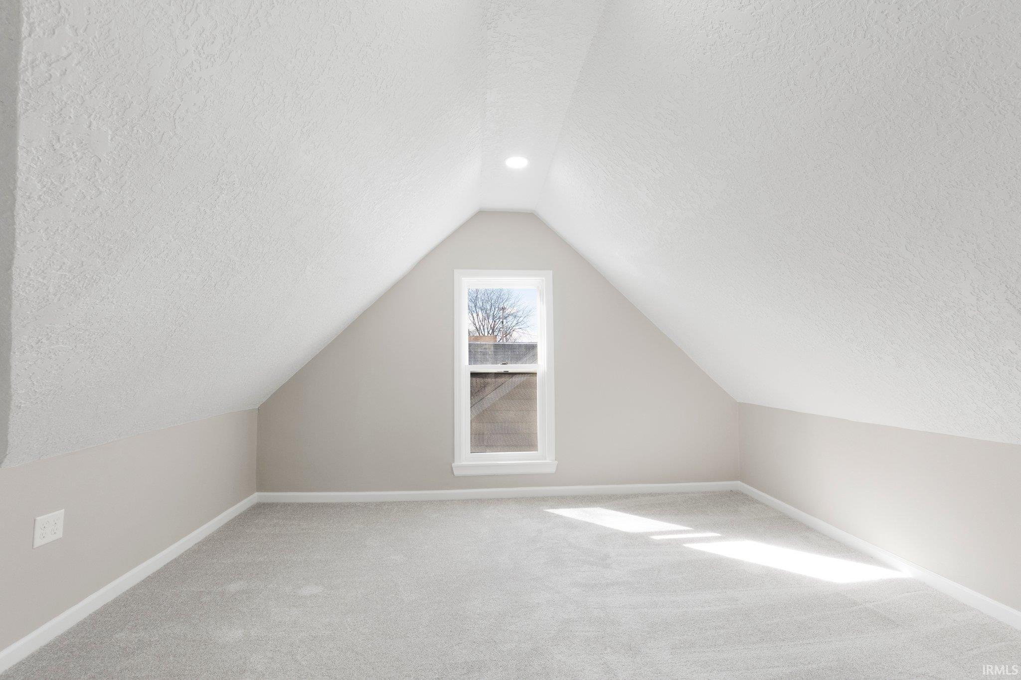 607 Riverside Avenue Fort Wayne, IN 46805 - Photo 25 of 33