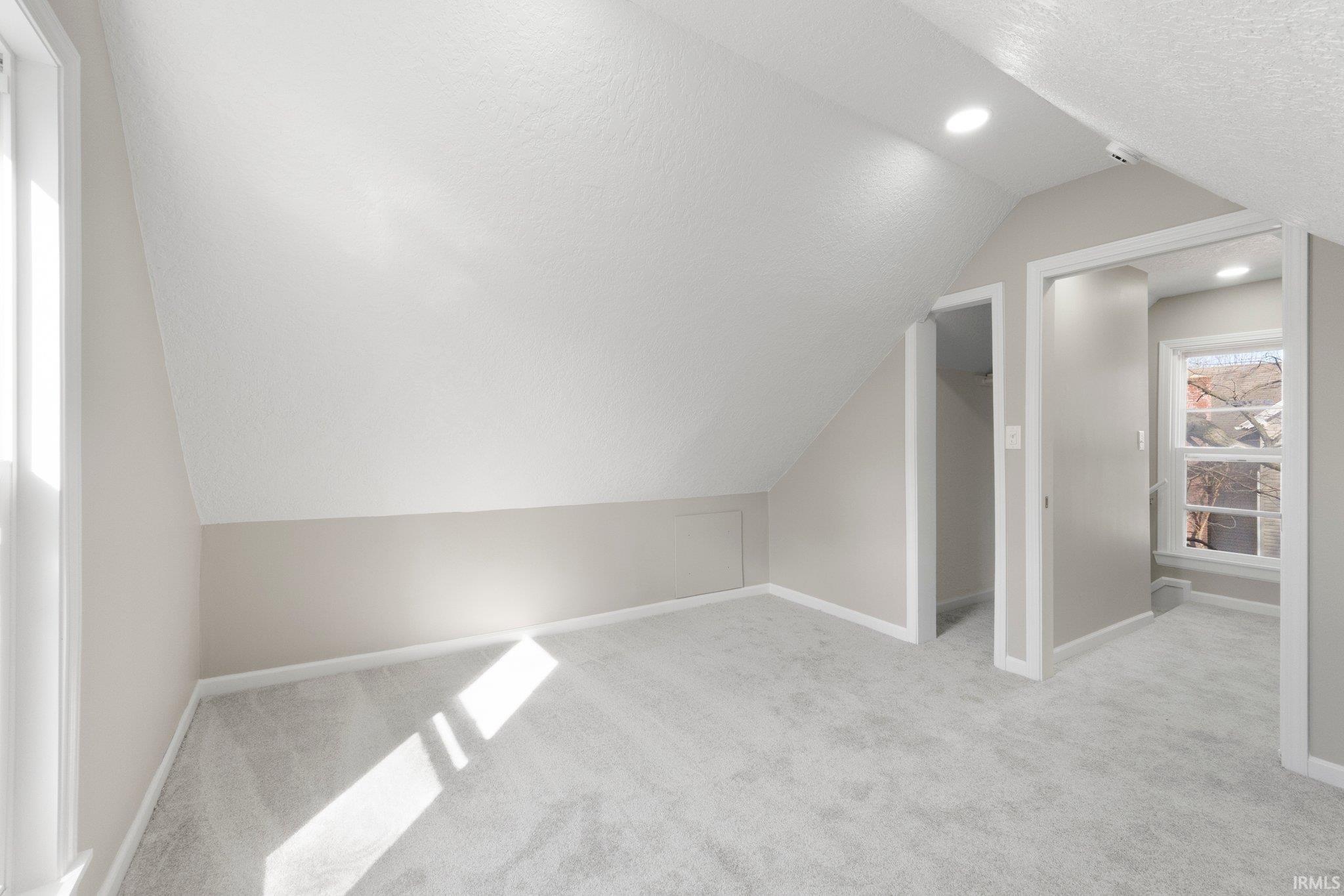 607 Riverside Avenue Fort Wayne, IN 46805 - Photo 26 of 33