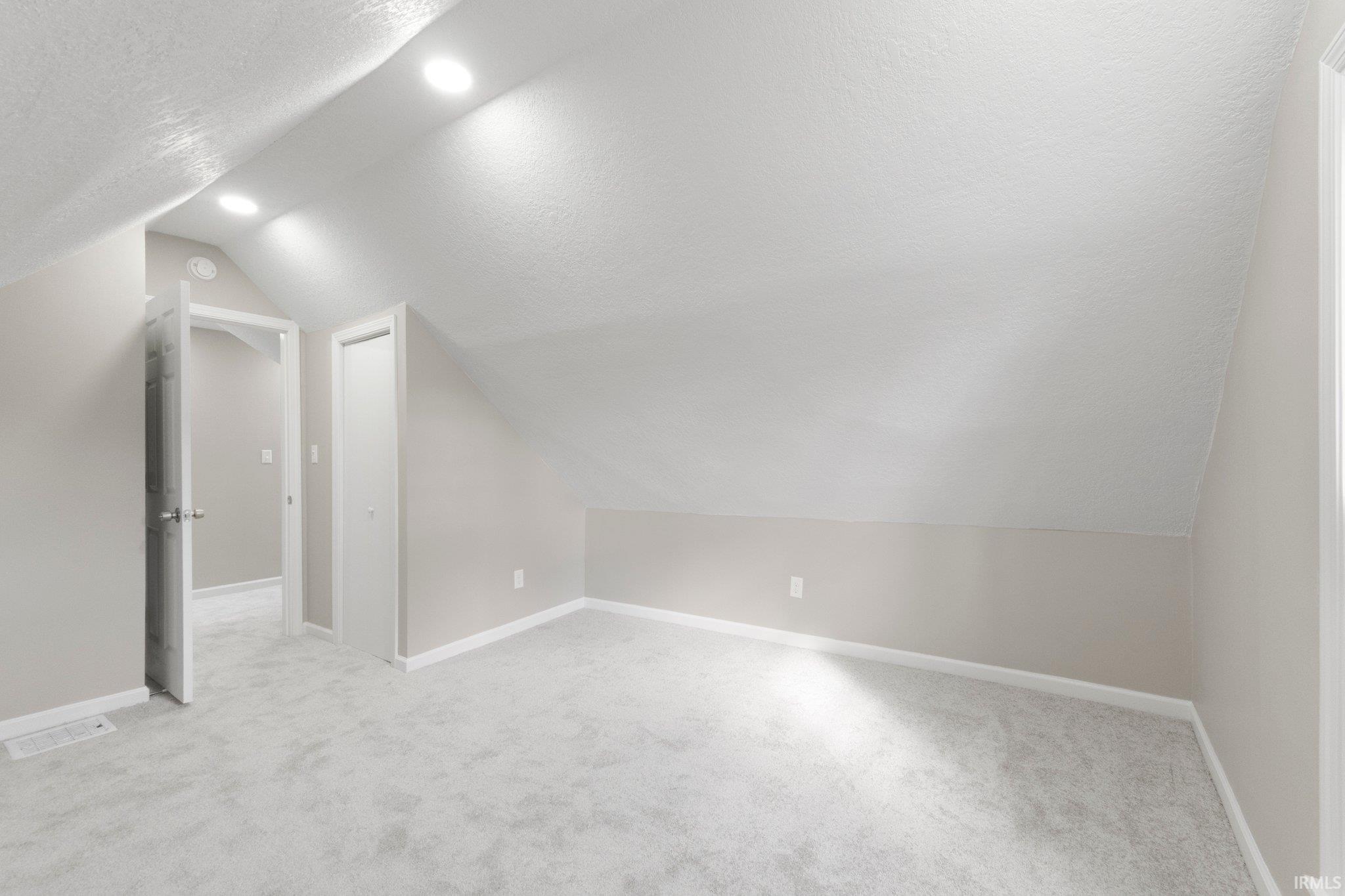 607 Riverside Avenue Fort Wayne, IN 46805 - Photo 30 of 33