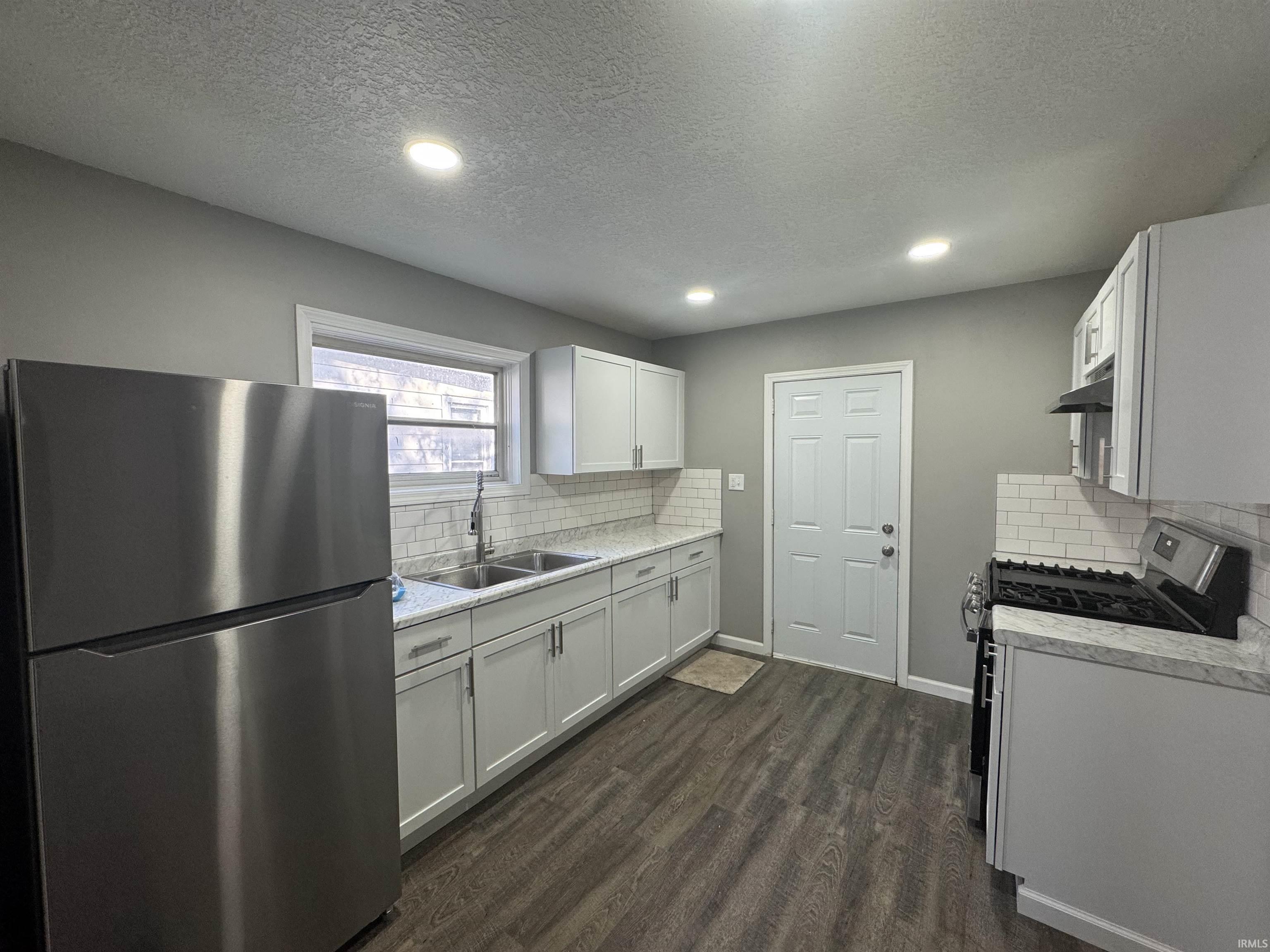 607 Riverside Avenue Fort Wayne, IN 46805 - Photo 9 of 33