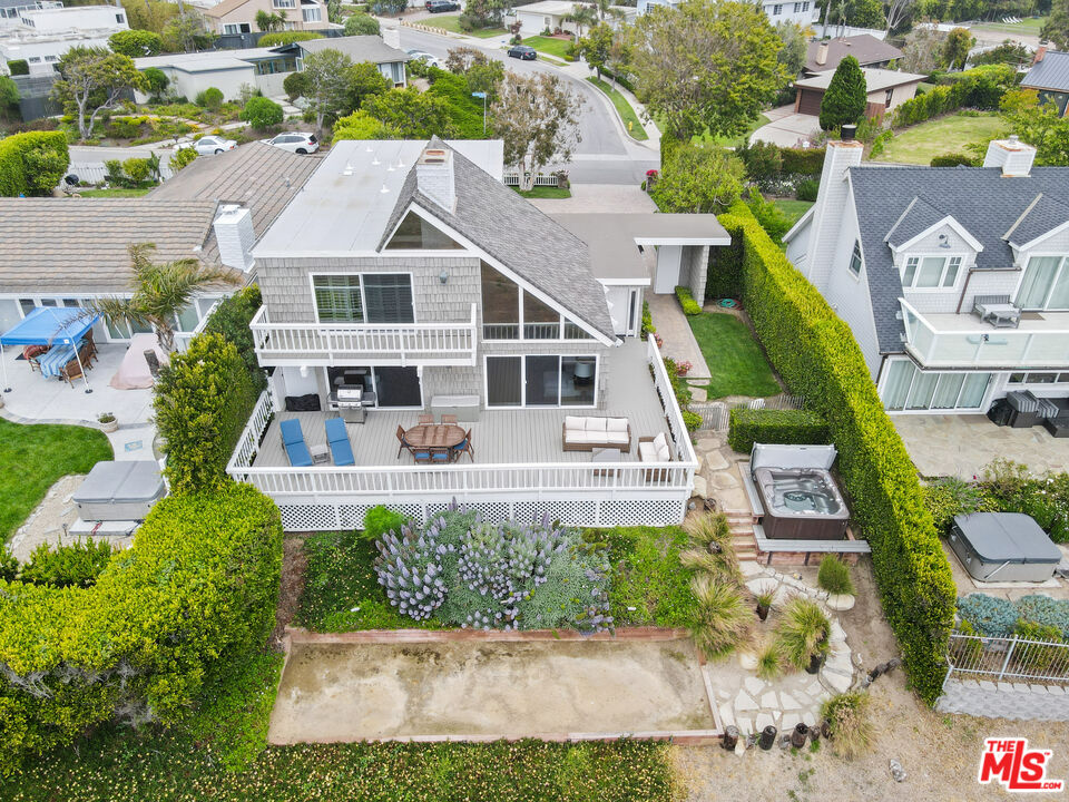 6439 Surfside Way Malibu, CA 90265 - Photo 31 of 32 an aerial view of a house