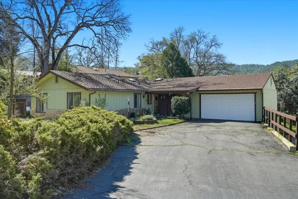 $359,000 | 40888 Goldside Drive, Oakhurst, CA 93644