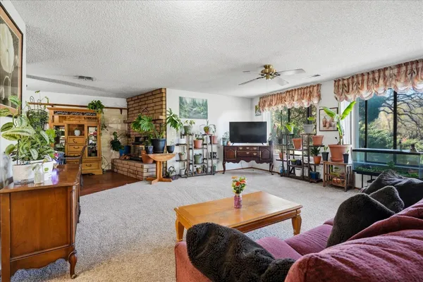 $359,000 | 40888 Goldside Drive, Oakhurst, CA 93644