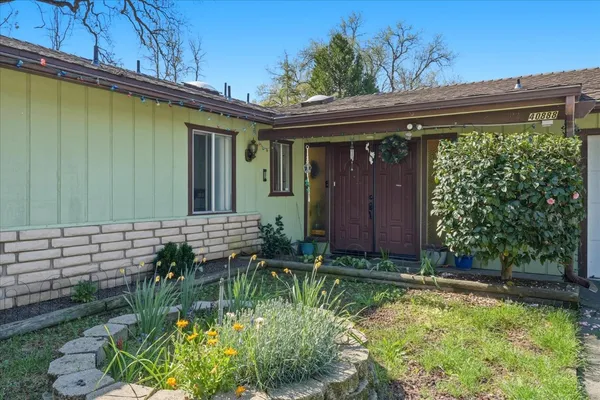 $359,000 | 40888 Goldside Drive, Oakhurst, CA 93644