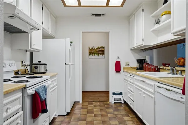 $359,000 | 40888 Goldside Drive, Oakhurst, CA 93644