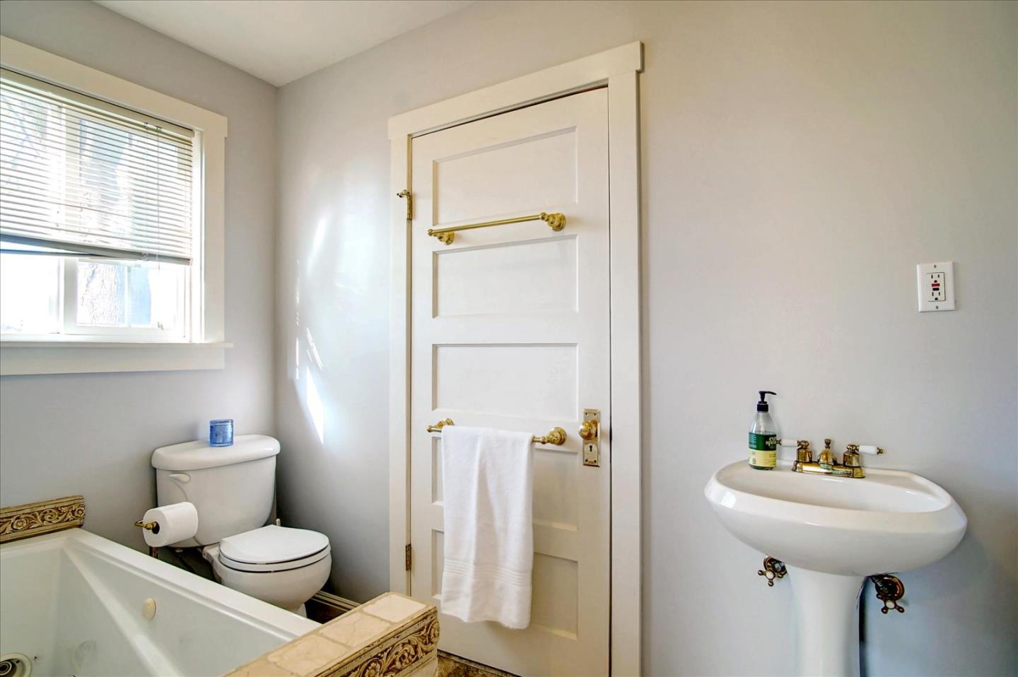 1890 Orchard Road Hollister, CA 95023 - Photo 49 of 69 Gallery Image 49