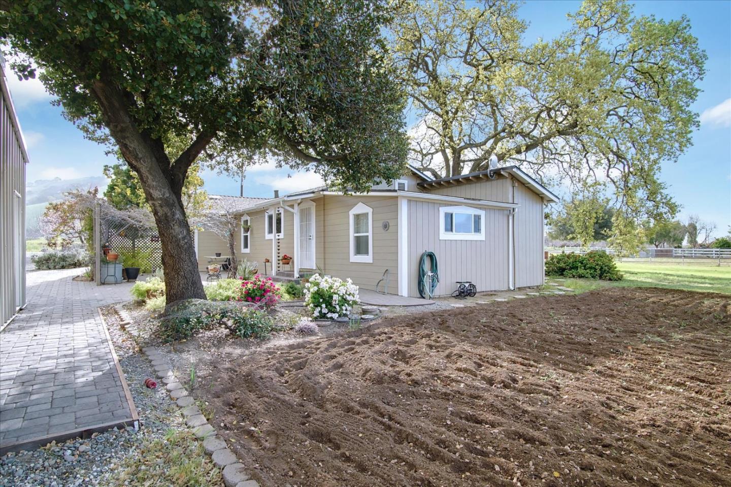 1890 Orchard Road Hollister, CA 95023 - Photo 56 of 69 Gallery Image 56