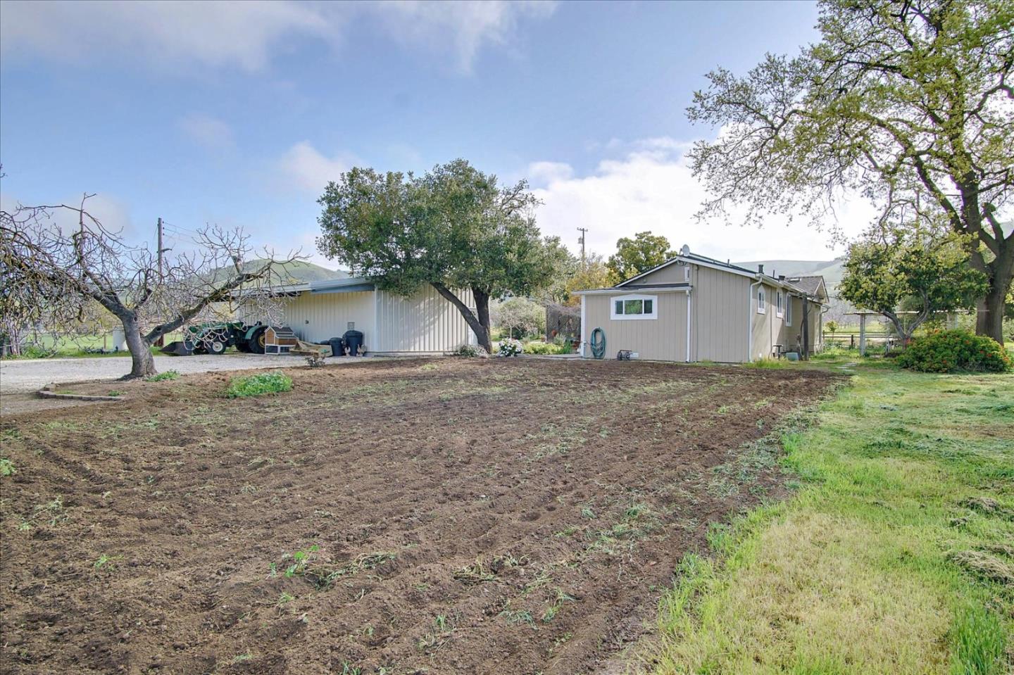 1890 Orchard Road Hollister, CA 95023 - Photo 57 of 69 Gallery Image 57