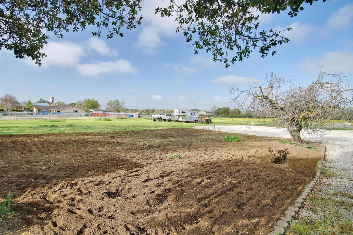 1890 Orchard Road Hollister, CA 95023 - Photo 58 of 69 Gallery Image 58