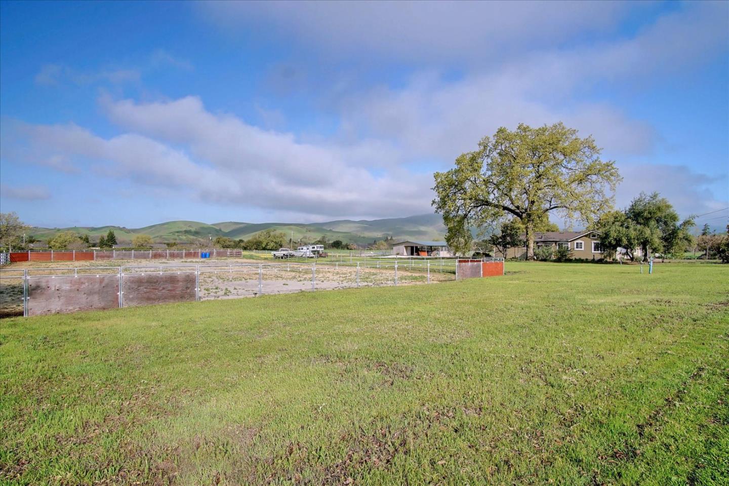 1890 Orchard Road Hollister, CA 95023 - Photo 60 of 69 Gallery Image 60