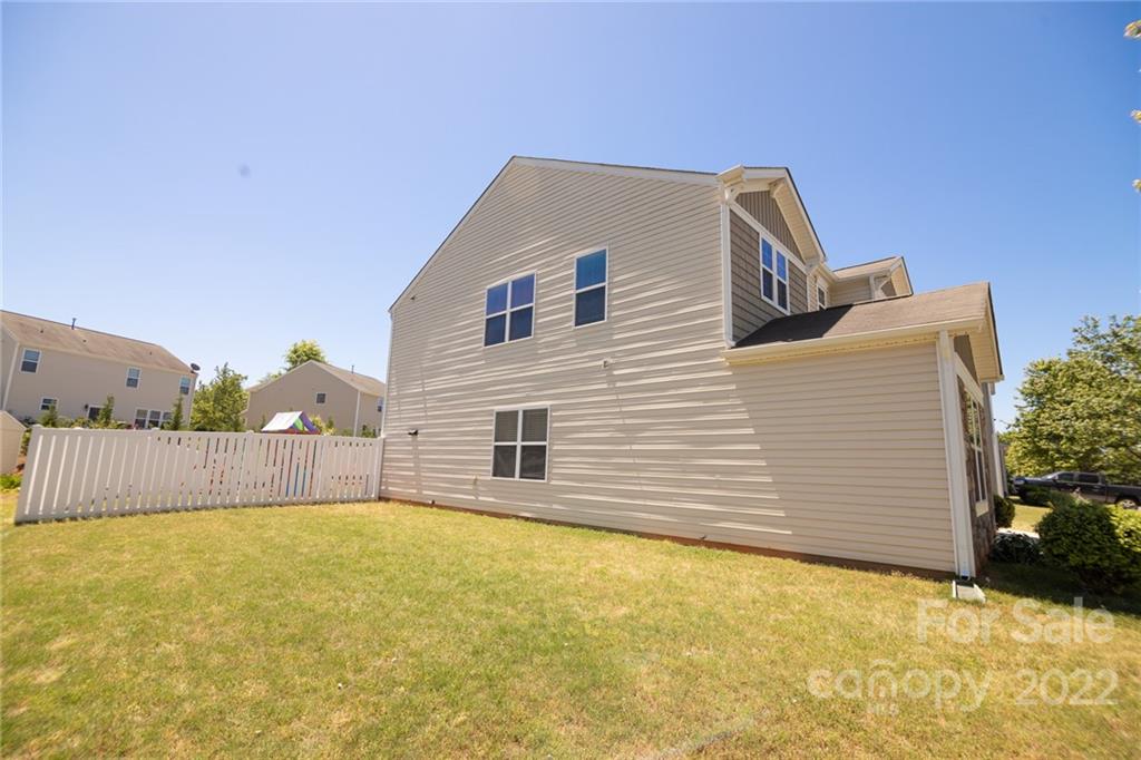 11628 Lusterleaf Holly Road Charlotte, NC 28227 - Photo 8 of 43 Gallery Image 8
