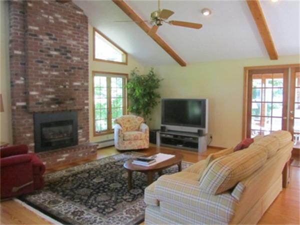 10 Joyce Road Framingham, MA 01701 - Photo 3 of 30