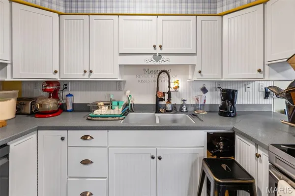 $340,000 | 516 Nottingham Drive, Troy, IL 62294