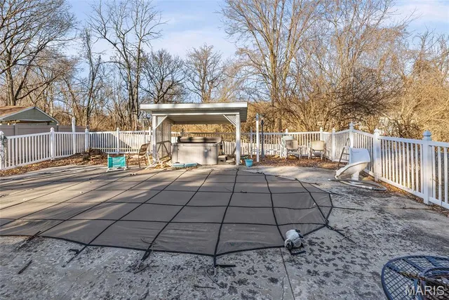 $384,900 | 516 Nottingham Drive, Troy, IL 62294