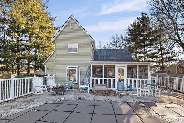 $384,900 | 516 Nottingham Drive, Troy, IL 62294