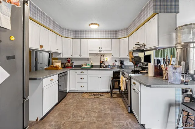 $384,900 | 516 Nottingham Drive, Troy, IL 62294