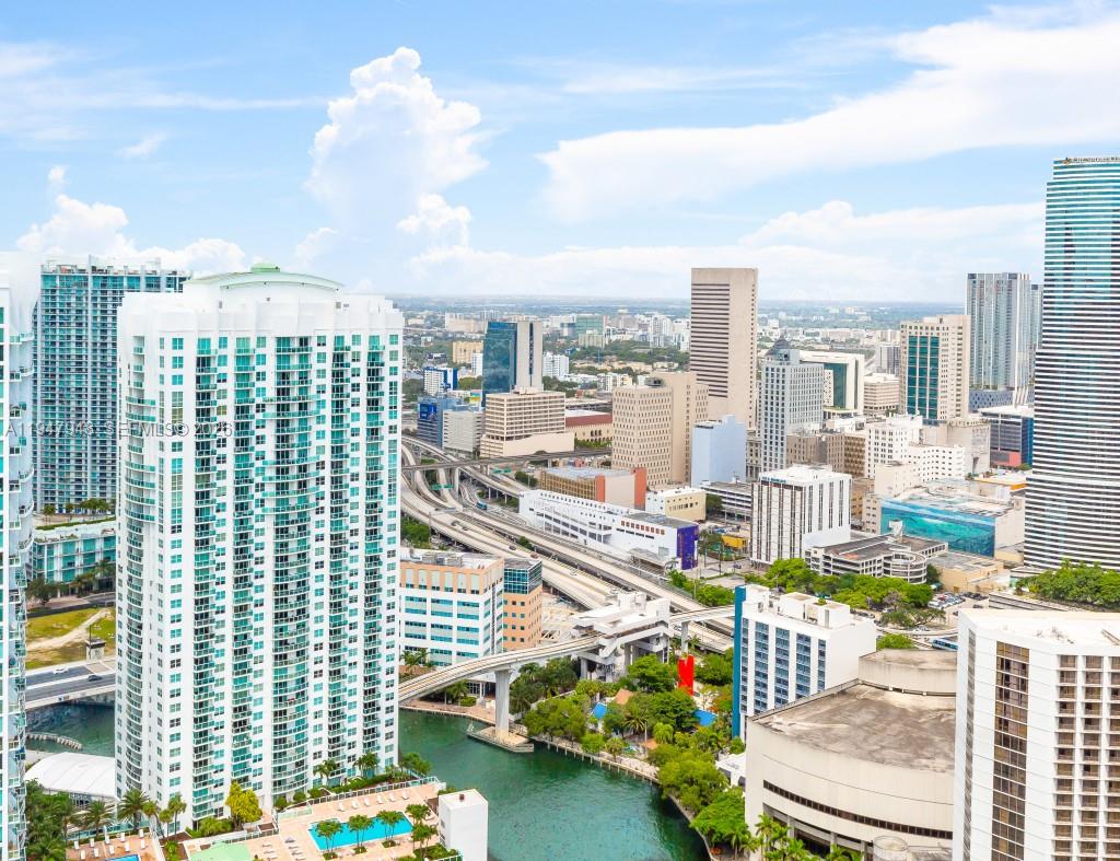 485 Brickell Avenue, Unit 4307 Miami, FL 33131 - Photo 4 of 21 a city view
