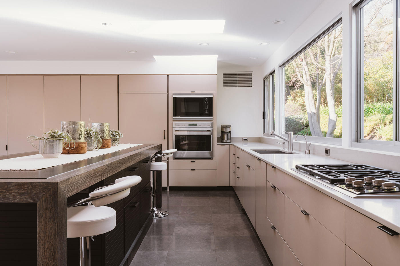 1636 Moore Road Montecito, CA 93108 - Photo 5 of 22 Kitchen
