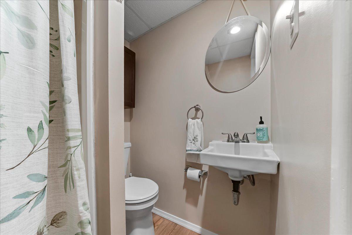 345 Holt Lane Springfield, PA 19064 - Photo 27 of 38 Full bath with stall shower