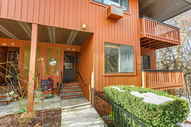 $370,000 | 58 Coachlight Square, Montrose, NY 10548