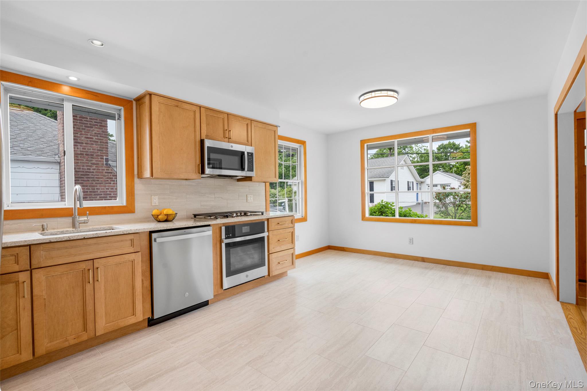 14 Ridgeland Terrace Rye, NY 10580 - Photo 5 of 37
