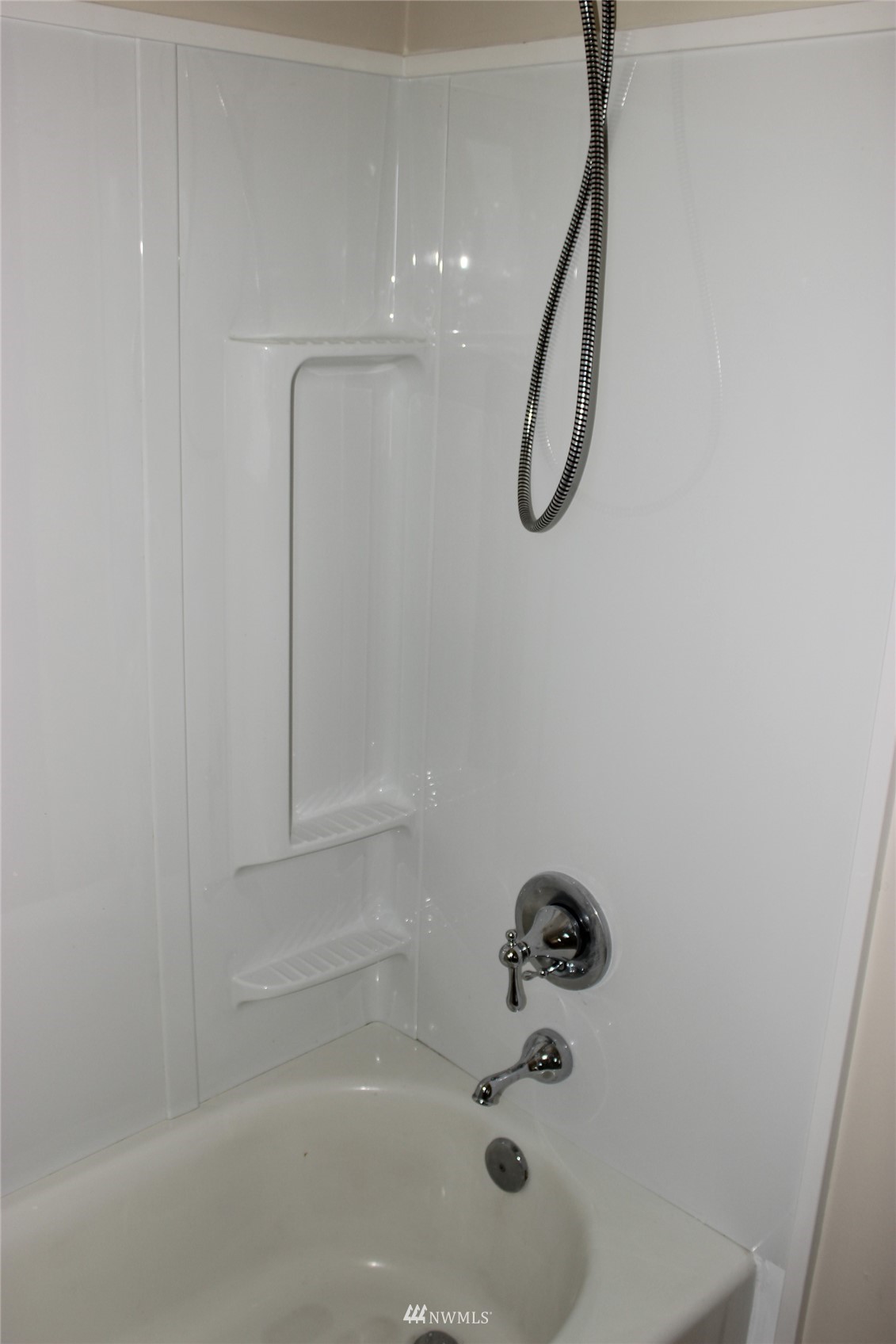 7333 Blockhouse Lane Southwest Rochester, WA 98579 - Photo 24 of 36 a bathroom with a shower