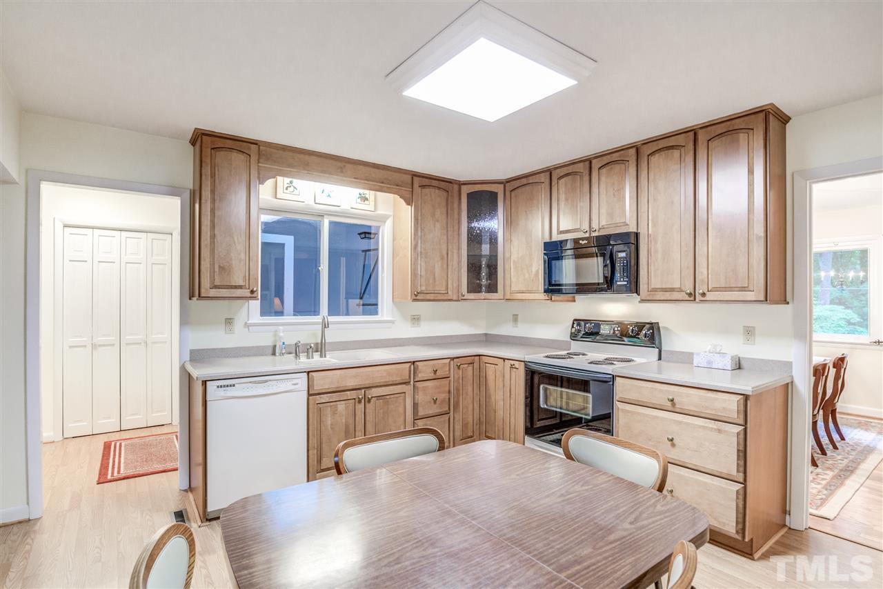 4505 Connell Drive Raleigh, NC 27612 - Photo 12 of 30