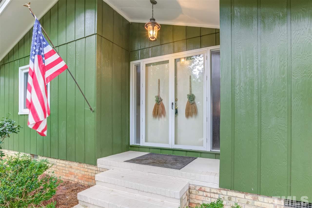 4505 Connell Drive Raleigh, NC 27612 - Photo 3 of 30