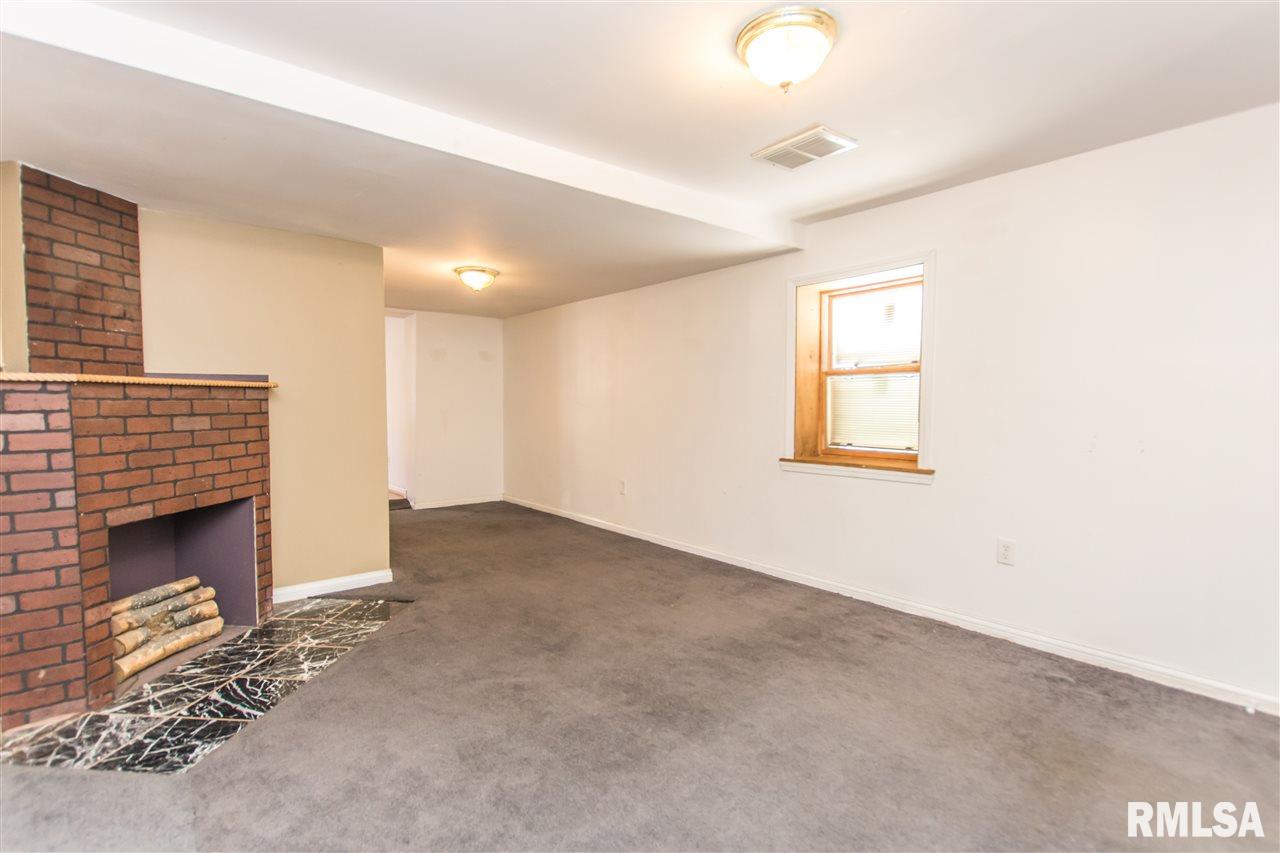 300 Ehrett Street Creve Coeur, IL 61610 - Photo 5 of 33 Gallery Image 5