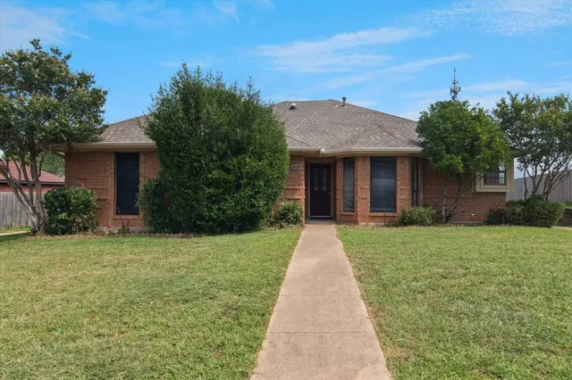 $2,150 | 3424 Tina Street, Sachse, TX 75048