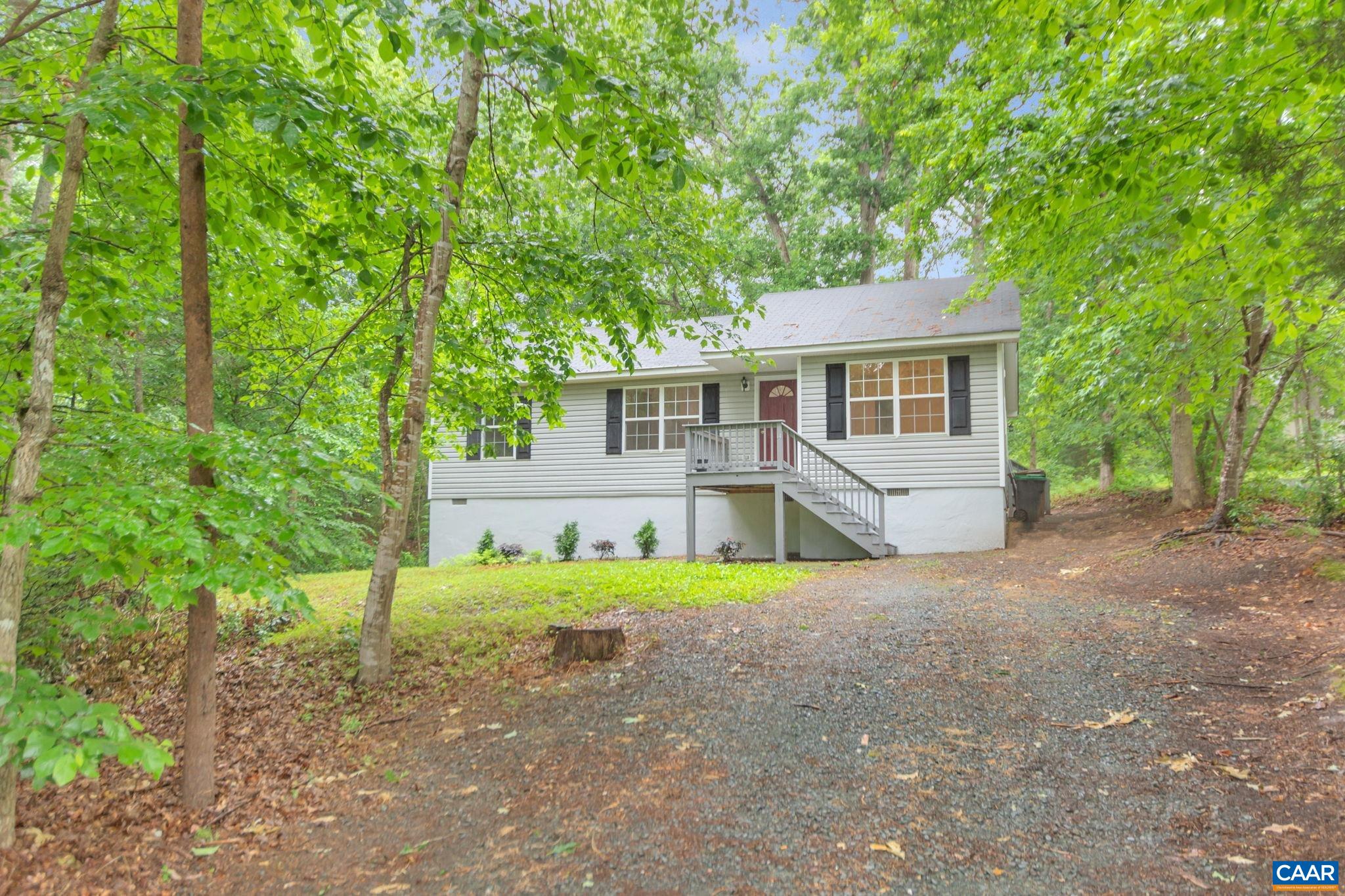 14 Hatchechubee Road Palmyra, VA 22963 - Photo 2 of 30 front view of a house with a yard