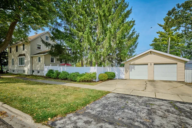 $499,900 | 703 North Arlington Heights Road, Arlington Heights, IL 60004