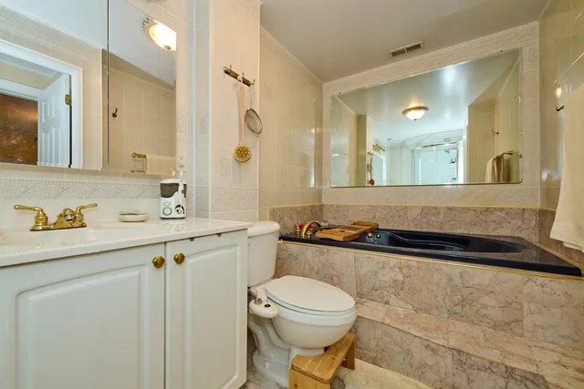 $499,900 | 703 North Arlington Heights Road, Arlington Heights, IL 60004