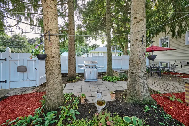 $499,900 | 703 North Arlington Heights Road, Arlington Heights, IL 60004