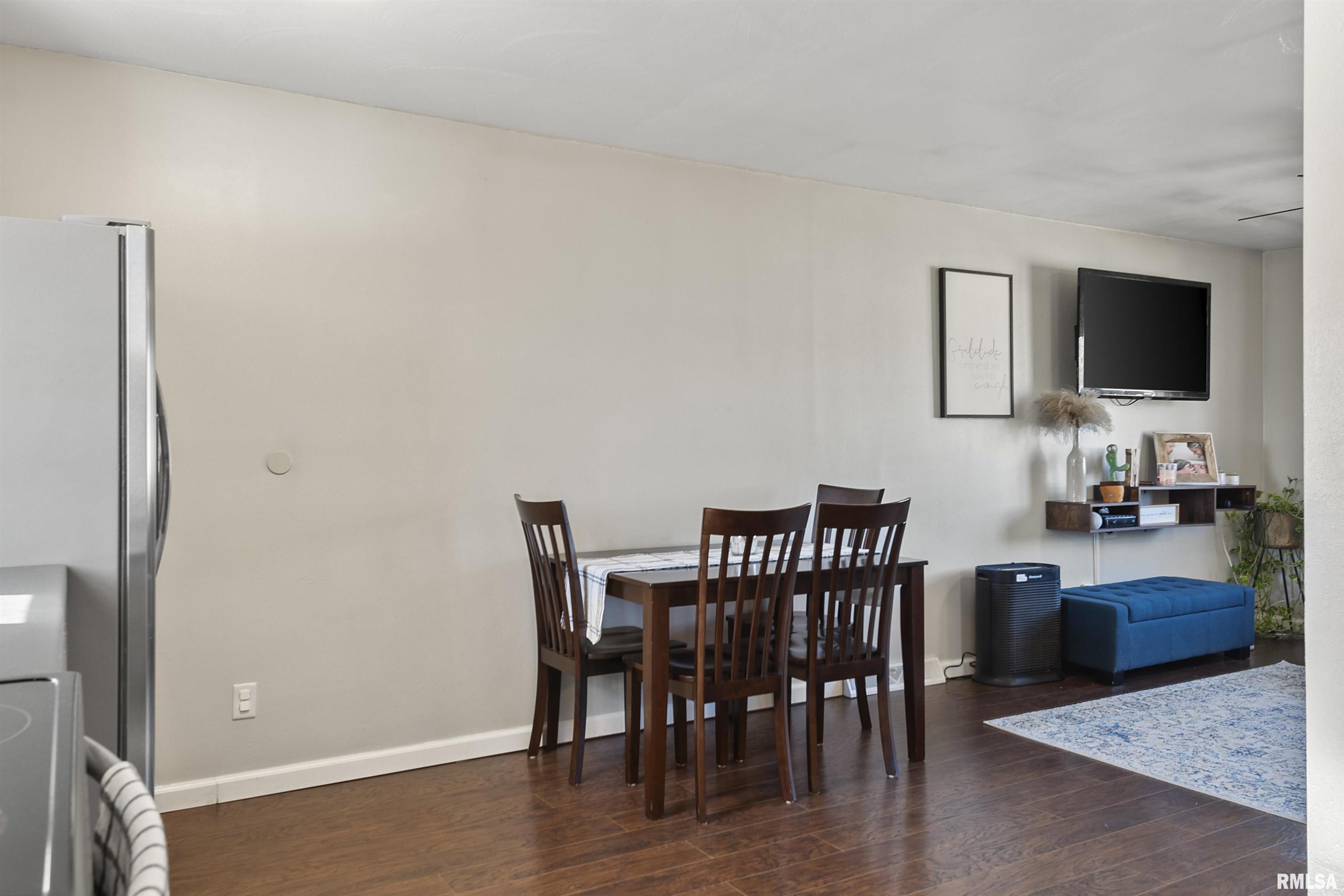 2320 Stokebridge Road Springfield, IL 62702 - Photo 11 of 32