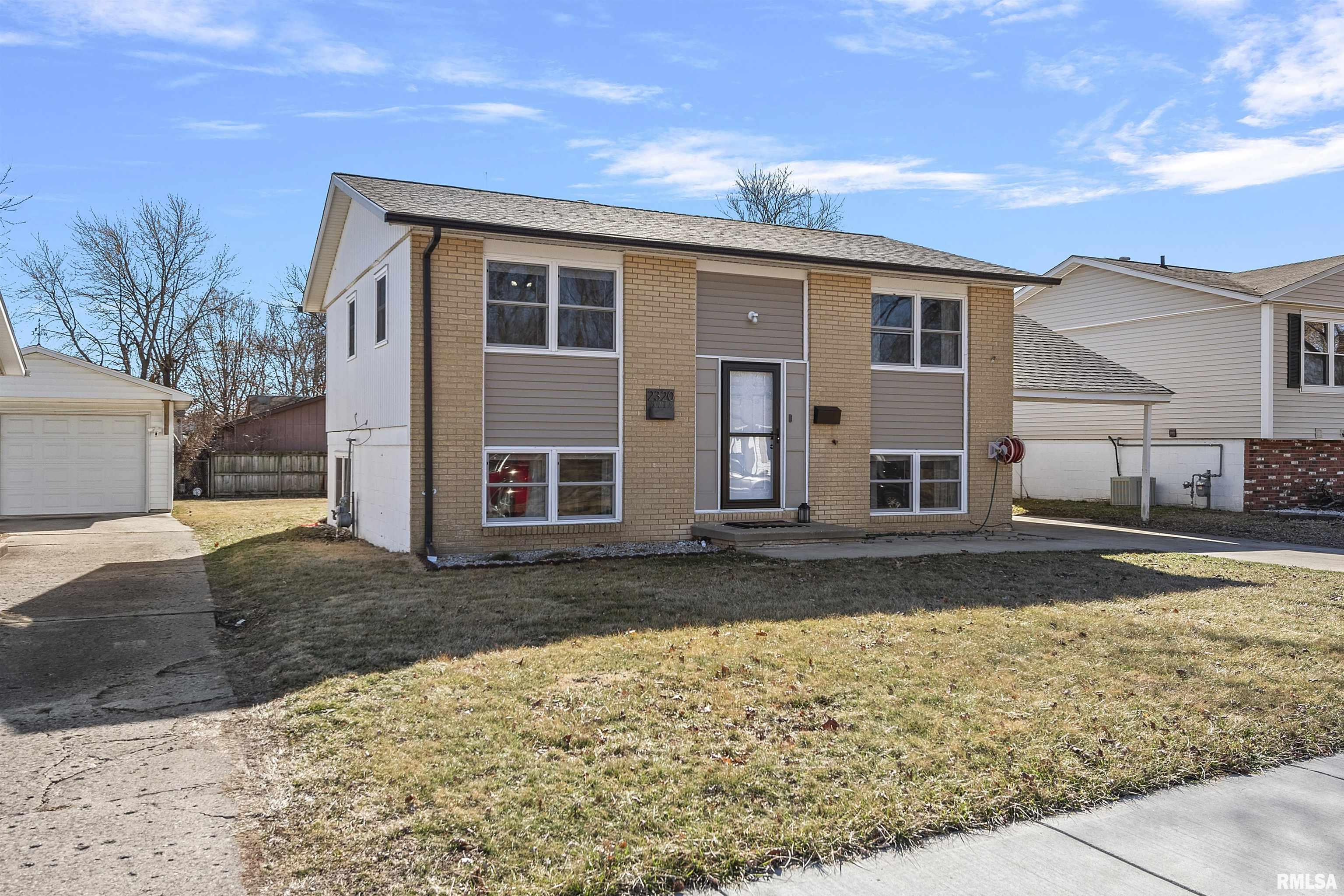 2320 Stokebridge Road Springfield, IL 62702 - Photo 2 of 32