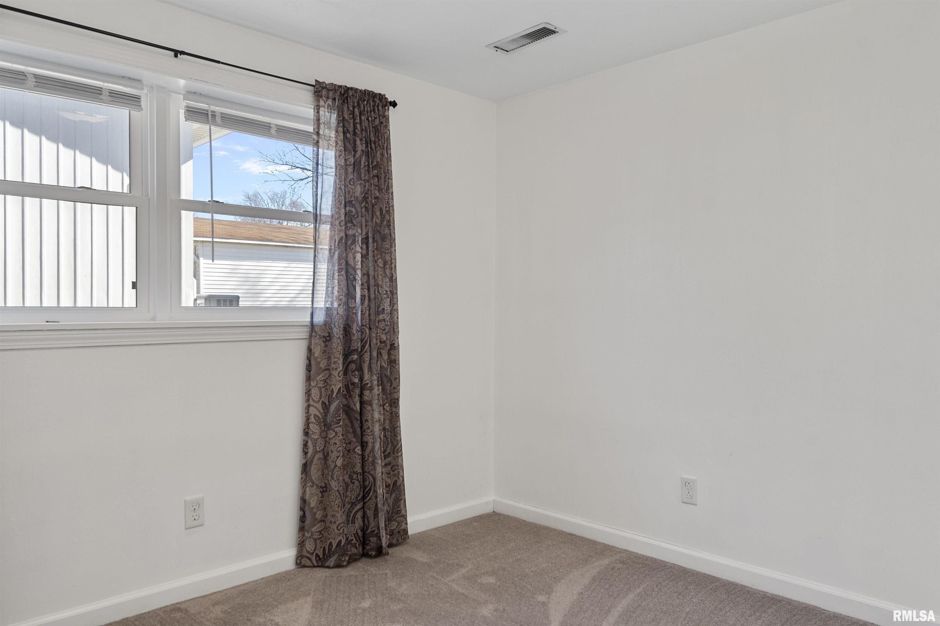 2320 Stokebridge Road Springfield, IL 62702 - Photo 26 of 32