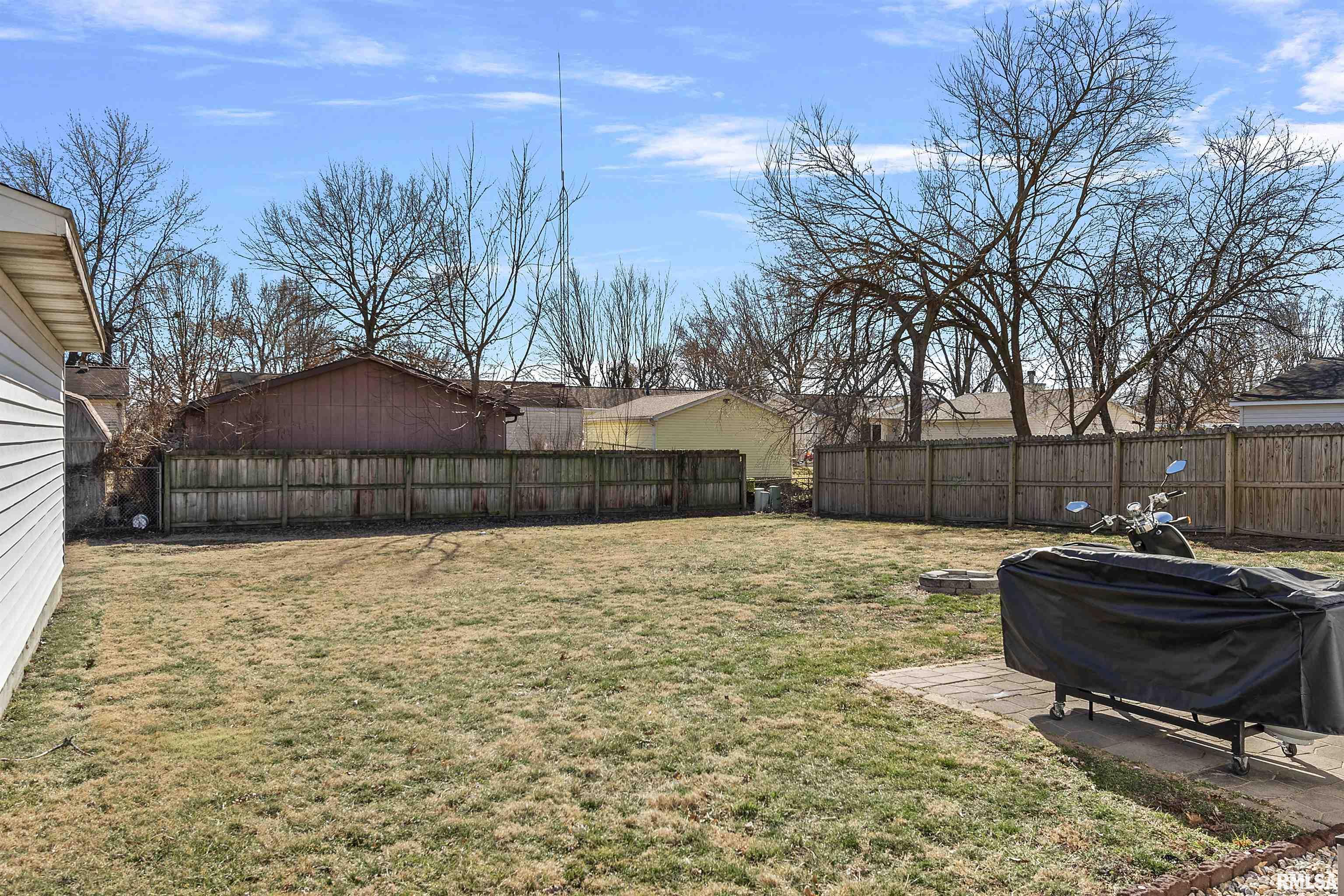 2320 Stokebridge Road Springfield, IL 62702 - Photo 29 of 32