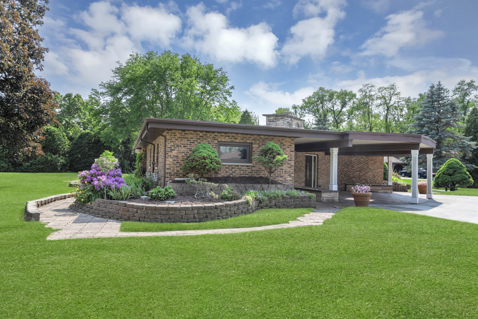 30W501 Lies Road West Chicago, IL 60185 - Photo 1 of 28 Gallery Image 1