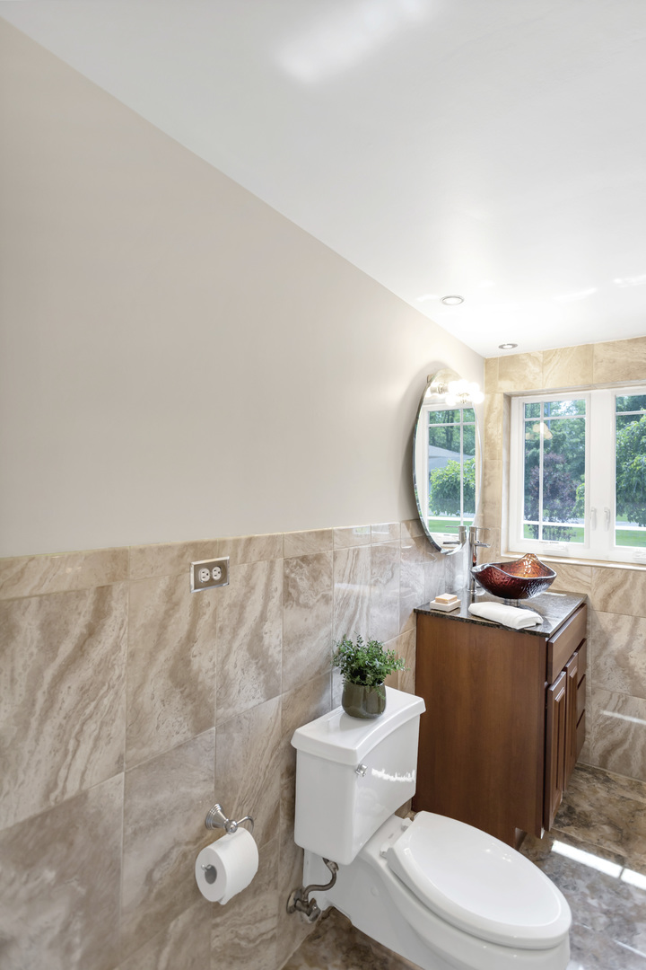 30W501 Lies Road West Chicago, IL 60185 - Photo 13 of 28 Gallery Image 13