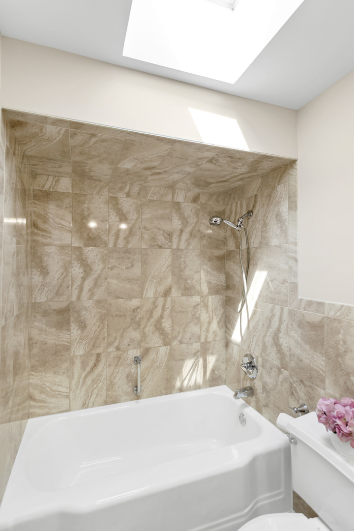 30W501 Lies Road West Chicago, IL 60185 - Photo 16 of 28 Gallery Image 16