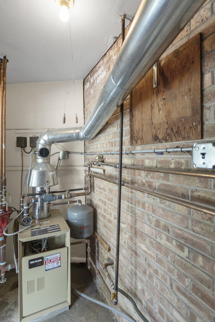 30W501 Lies Road West Chicago, IL 60185 - Photo 18 of 28 Gallery Image 18